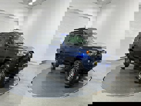 Used 2020 Toyota 4Runner SR5 image 2