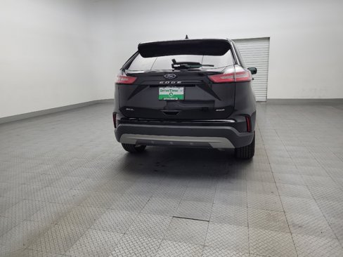 Used 2023 Ford Edge SEL image 7