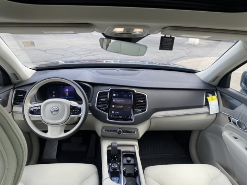 Certified 2025 Volvo XC90 T8 Plus w/ Protection Package Premier image 33