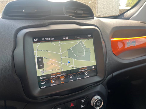Used 2020 Jeep Renegade Altitude w/ UConnect 8.4 Nav Group image 11