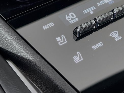 Used 2025 Porsche Cayenne image 23