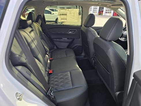New 2026 Nissan Rogue Platinum image 12