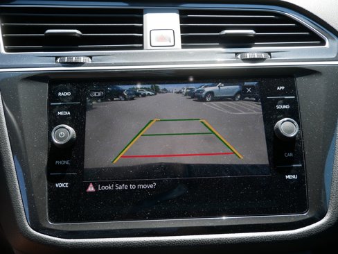 Certified 2024 Volkswagen Tiguan SE R-Line image 31