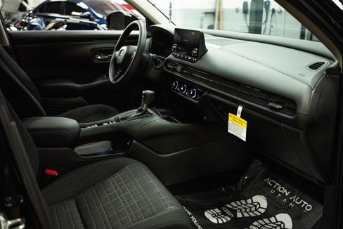 Used 2025 Honda HR-V LX image 12