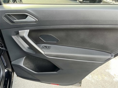 Used 2022 Volkswagen Tiguan S image 19