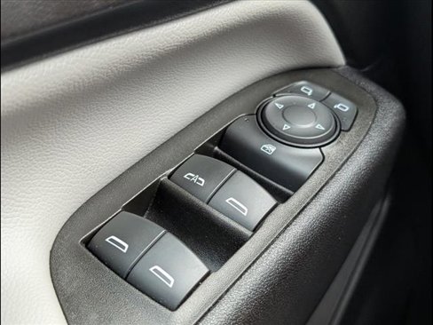 Used 2023 Chevrolet Equinox LS image 17