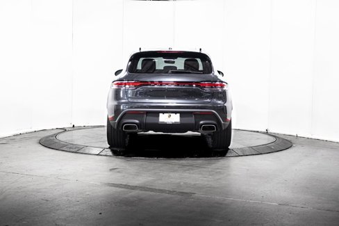 Used 2024 Porsche Macan image 6