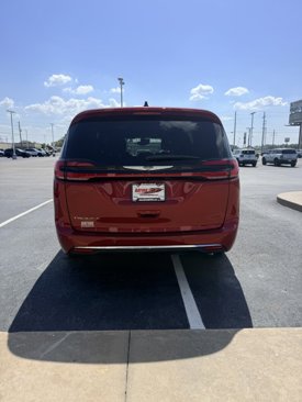New 2026 Chrysler Pacifica Select image 5
