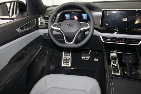 New 2026 Volkswagen Atlas Cross Sport SEL R-Line image 29