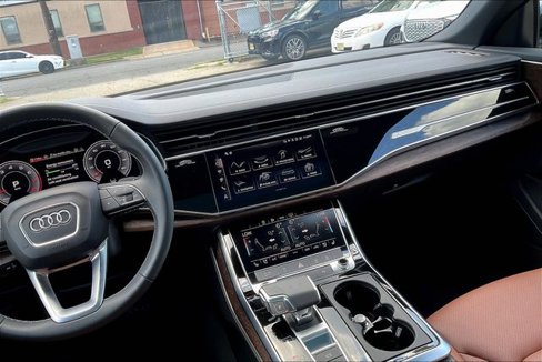 Certified 2025 Audi Q8 Premium Plus image 6