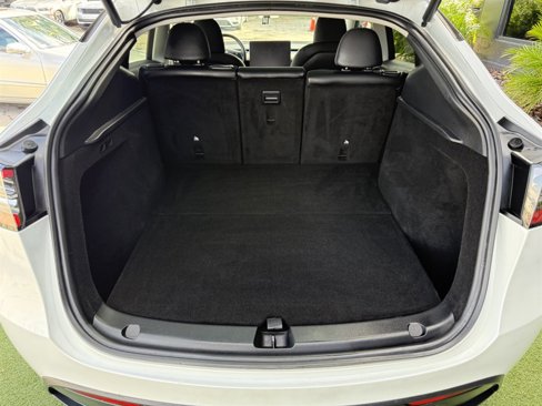 Used 2023 Tesla Model Y Long Range image 32