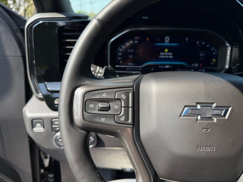 Used 2025 Chevrolet Silverado 1500 ZR2 w/ Technology Package image 30