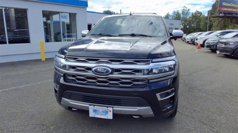 Used 2023 Ford Expedition Platinum image 3