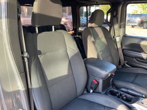 Used 2021 Jeep Wrangler Unlimited Sport image 36