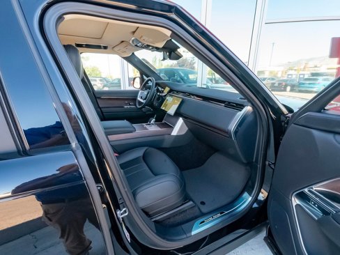 New 2025 Land Rover Range Rover SE image 41