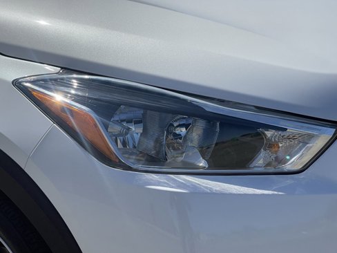 Used 2018 Nissan Kicks SV image 13