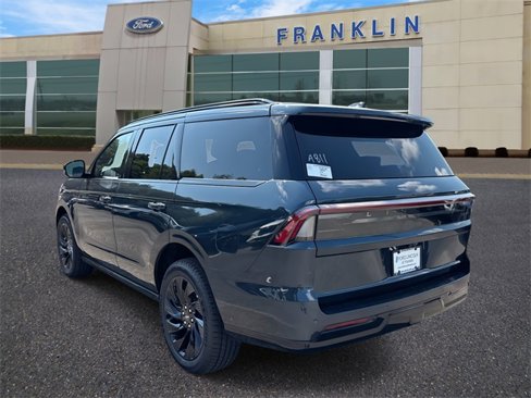 New 2025 Lincoln Navigator Reserve w/ Jet Appearance Package image 5