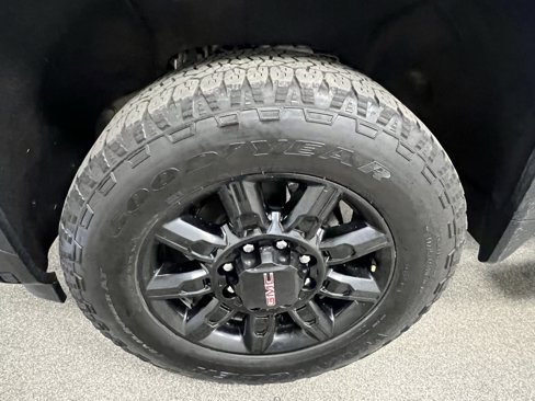 Used 2024 GMC Sierra 3500 AT4 w/ AT4 Preferred Package image 18