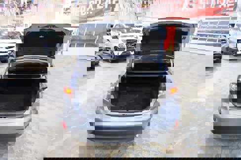 Used 2025 Toyota Corolla LE w/ Convenience Package image 10