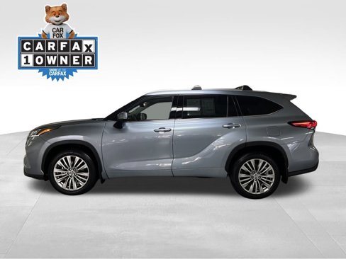 Certified 2022 Toyota Highlander Platinum image 2