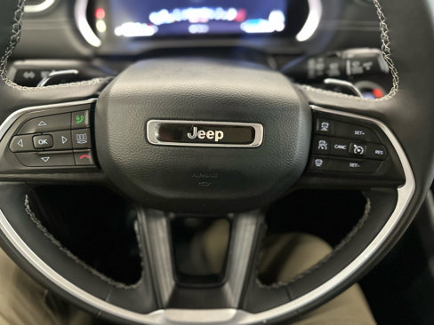 Used 2024 Jeep Grand Cherokee L Laredo image 24