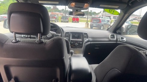 Used 2019 Jeep Grand Cherokee Laredo image 14