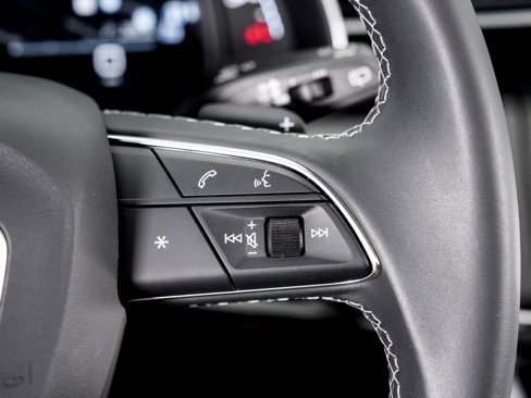 Certified 2025 Audi Q7 3.0T Prestige image 13