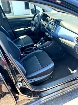 Used 2023 Nissan Versa SV image 8