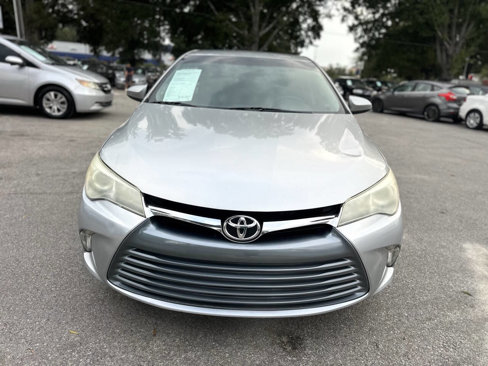Used 2016 Toyota Camry LE image 2