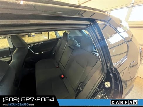 Used 2021 Toyota RAV4 LE image 11