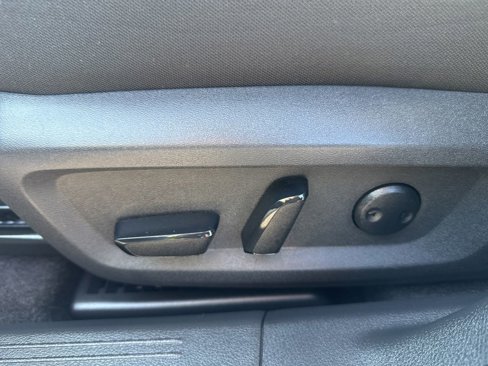 Used 2023 Nissan Rogue SV image 16