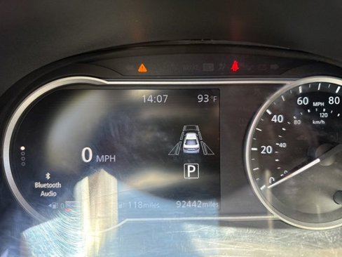 Used 2021 Nissan Versa SV image 5
