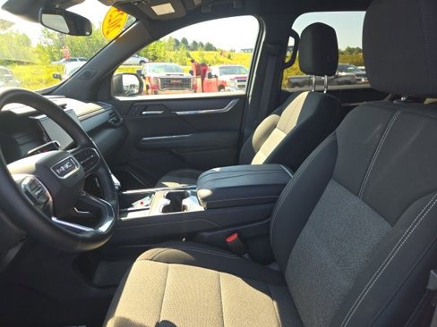 Used 2025 GMC Acadia Elevation image 12