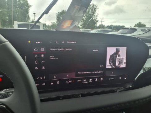 New 2025 Audi Q6 e-tron Premium Plus image 19