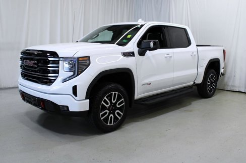 Used 2025 GMC Sierra 1500 AT4 w/ AT4 Premium Package image 3