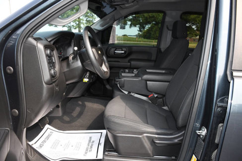 Used 2020 Chevrolet Silverado 2500 Custom w/ Custom Value Package image 10