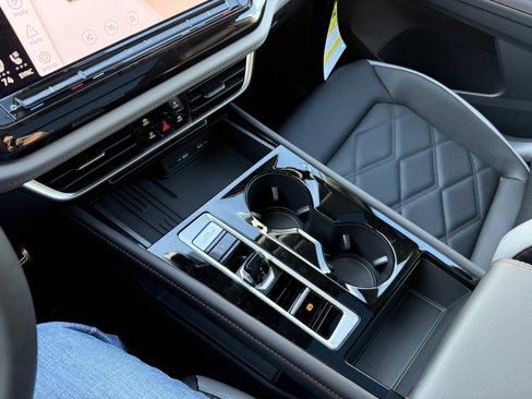 New 2025 Volkswagen Atlas Peak Edition SE image 18
