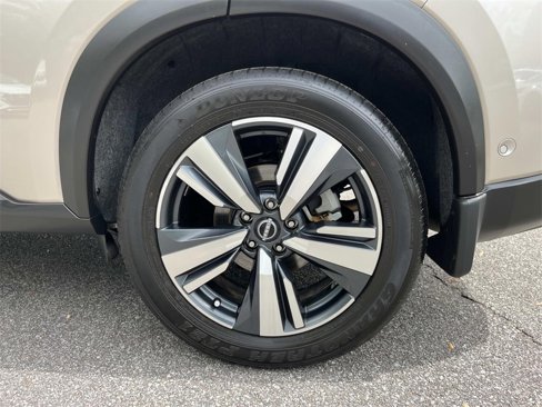 Used 2024 Nissan Rogue SL w/ SL Premium Package image 11