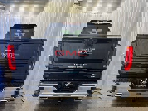 New 2026 GMC Sierra 1500 SLT w/ X31 Off-Road Package image 18