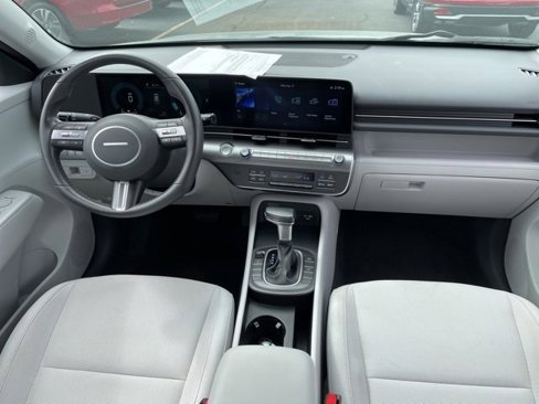 Used 2025 Hyundai Kona SEL image 7