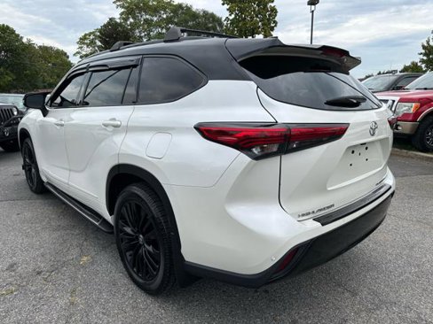 Used 2021 Toyota Highlander Platinum image 7