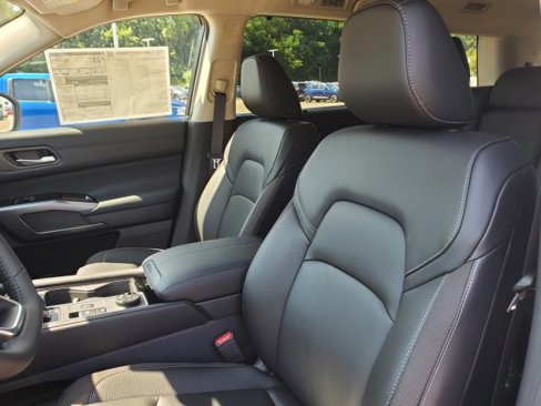 New 2025 Nissan Pathfinder SL w/ Cargo Package image 16