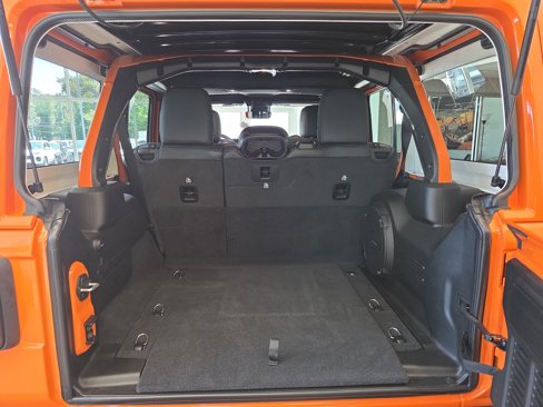 Used 2025 Jeep Wrangler Unlimited Rubicon 392 image 30