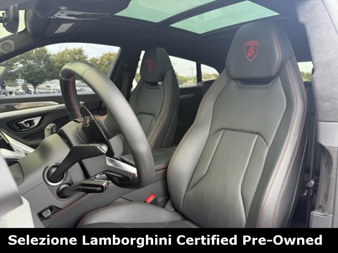 Used 2022 Lamborghini Urus image 17