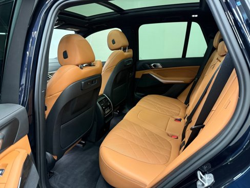 Used 2023 BMW X5 xDrive40i w/ M Sport Package image 9