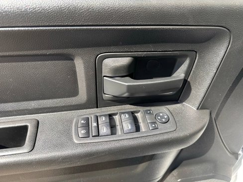Used 2018 RAM 2500 Tradesman w/ Chrome Appearance Group image 25