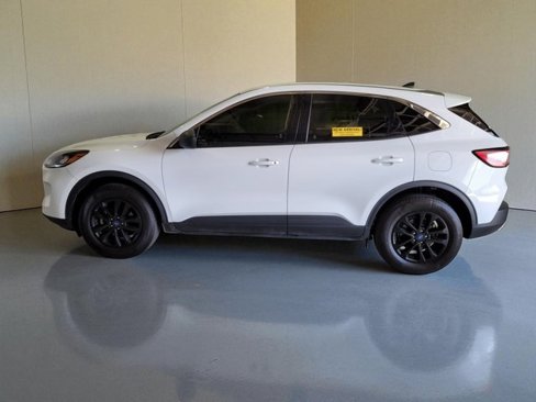 Used 2022 Ford Escape SE image 17