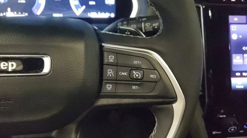Used 2025 Jeep Grand Cherokee L Laredo image 31
