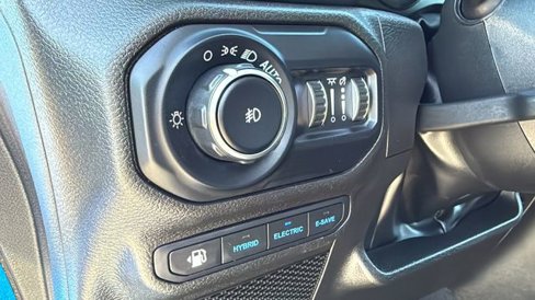Used 2022 Jeep Wrangler Unlimited Sahara image 31