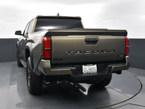 Used 2025 Toyota Tacoma TRD Off-Road image 31